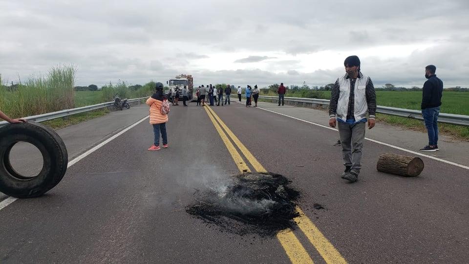 Cosecheros del limón endurecen sus reclamos y cortan rutas en el interior tucumano Cosecheros del limón endurecen sus reclamos y cortan rutas en el interior tucumano